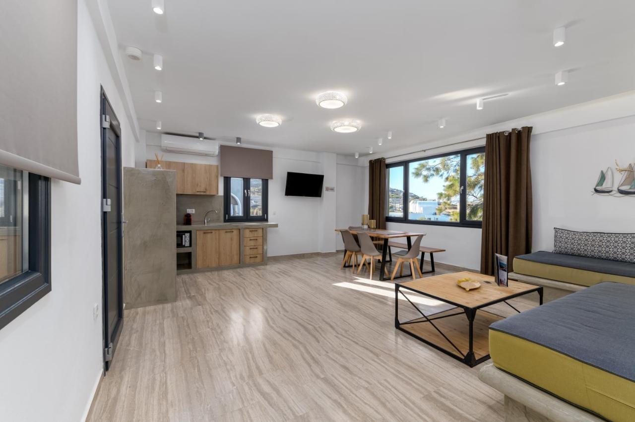 Christianna & George Luxury Hot Tub Apartment ثيرا المظهر الخارجي الصورة